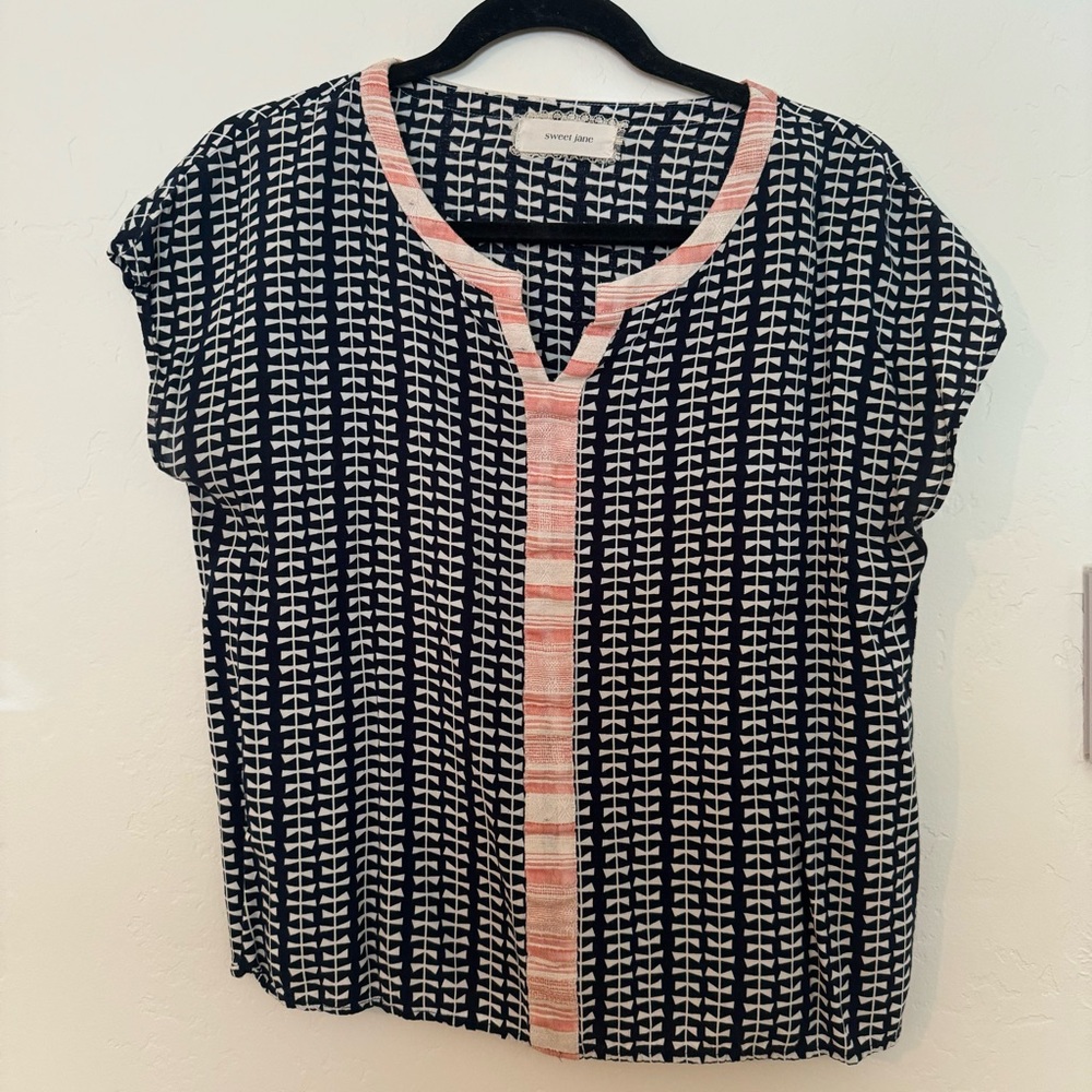 Cute blouse!